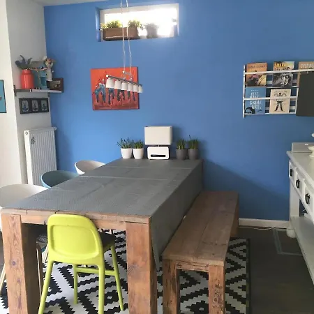 Apartmán Large Family House With Parking Space