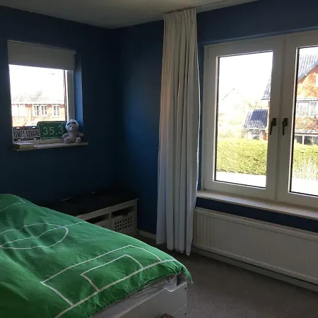 Apartmán Large Family House With Parking Space *