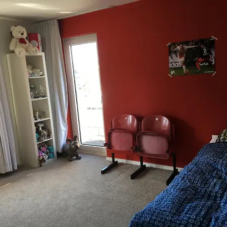 Apartmán Large Family House With Parking Space *